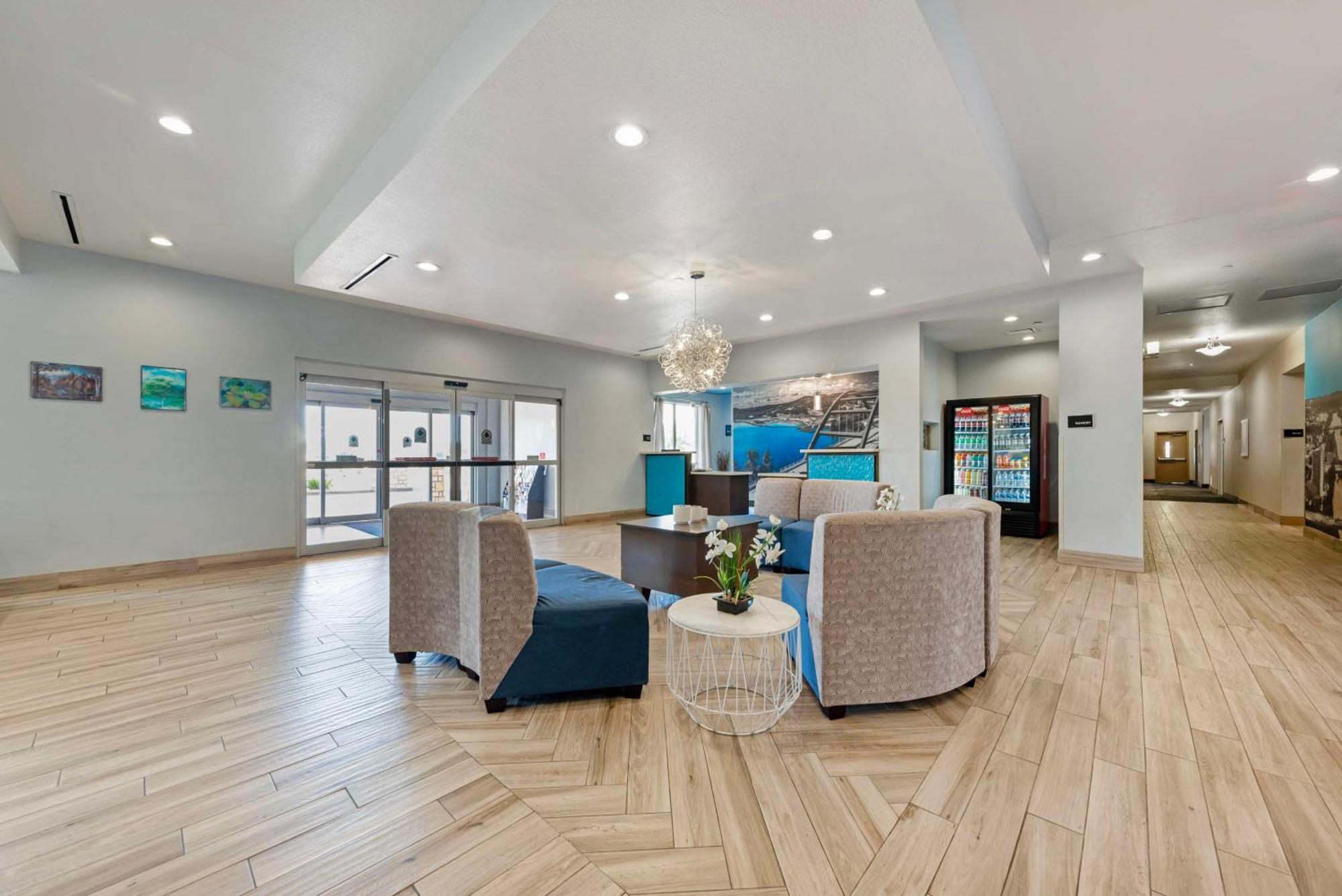 Western Austin & Hotel 3*